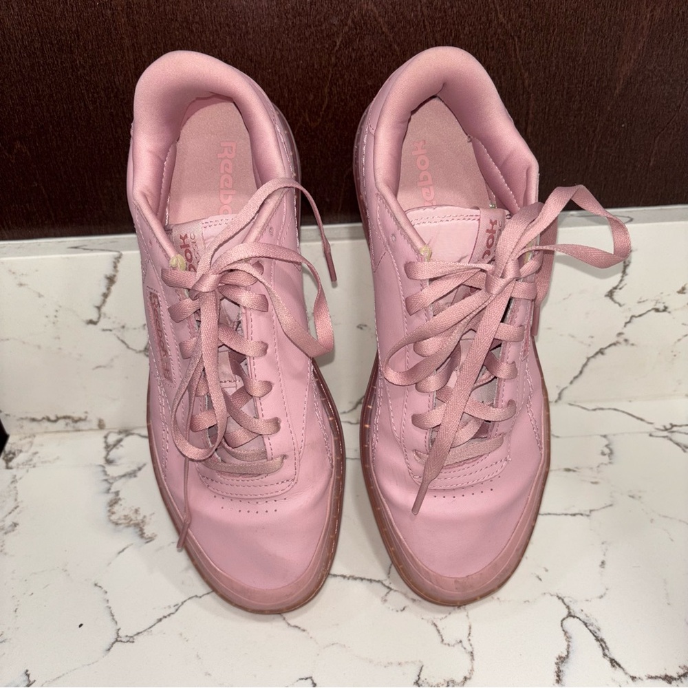 Reebok Pink Sneakers sz 10 1/2